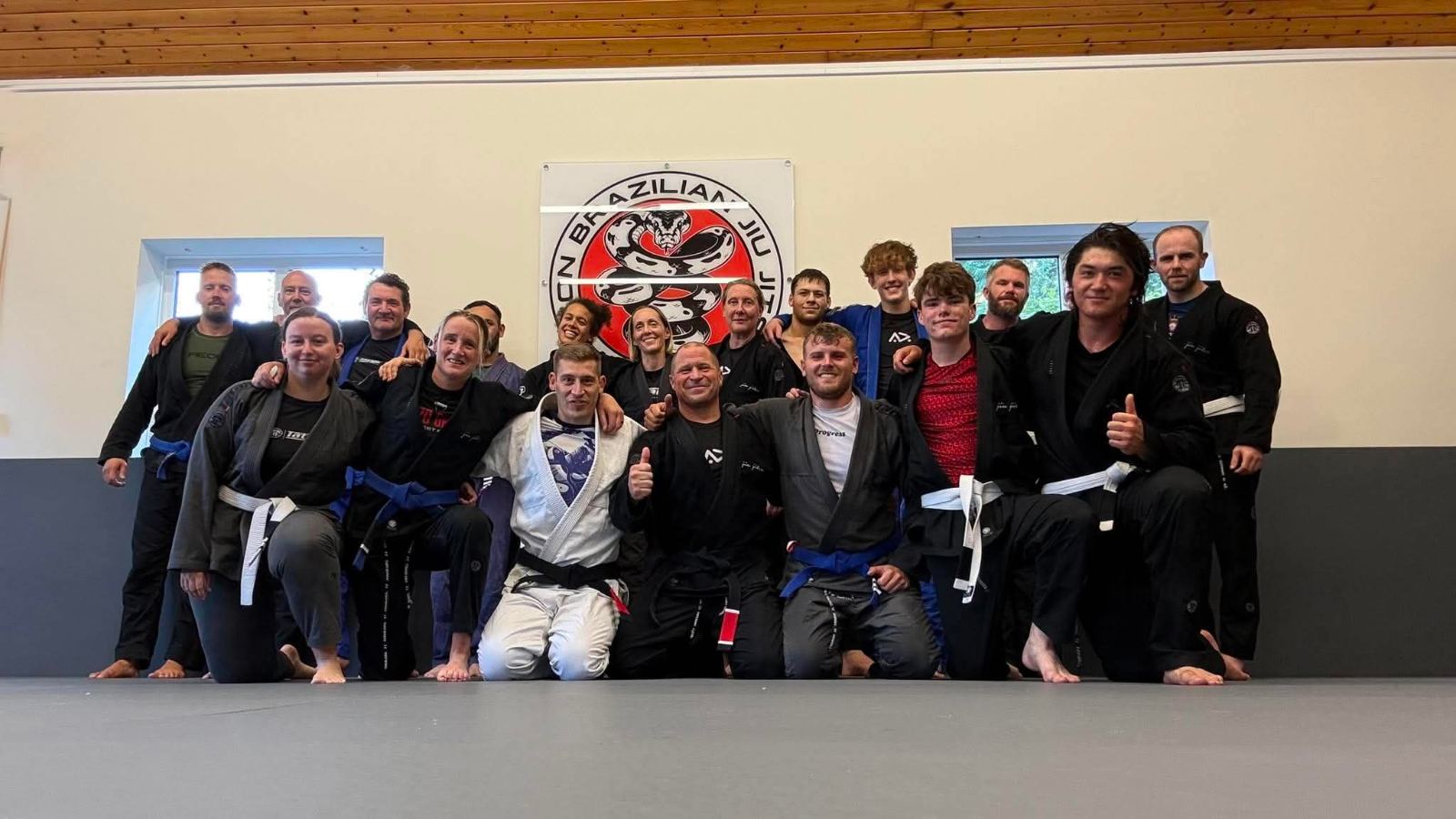 Daytime gi class group photo